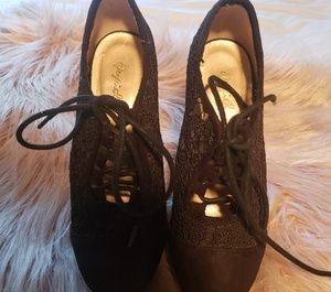 Black shoes